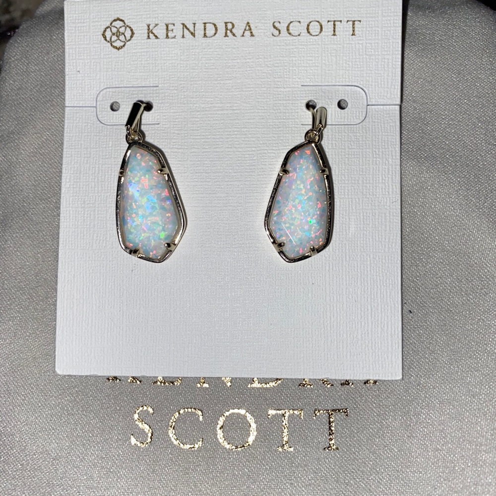 Rare Kendra Scott Opal Earrings NWOT